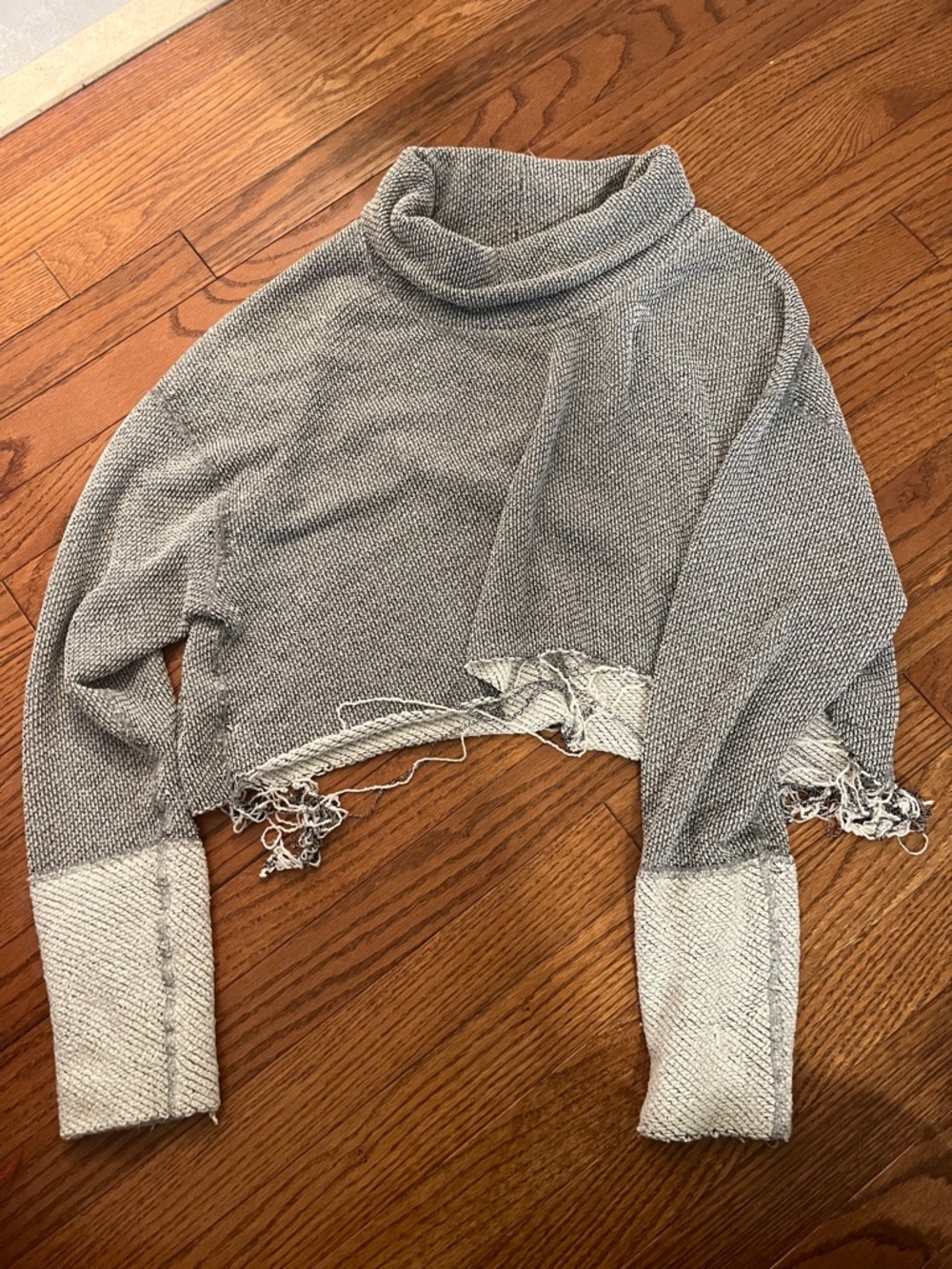 Gray Cropped Turtleneck Sweater with Contrast Cuffs